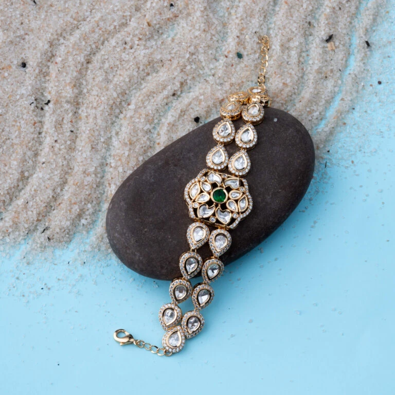 Timeless Green & Off-White Bracelet: A Touch of Elegance for Every Style``