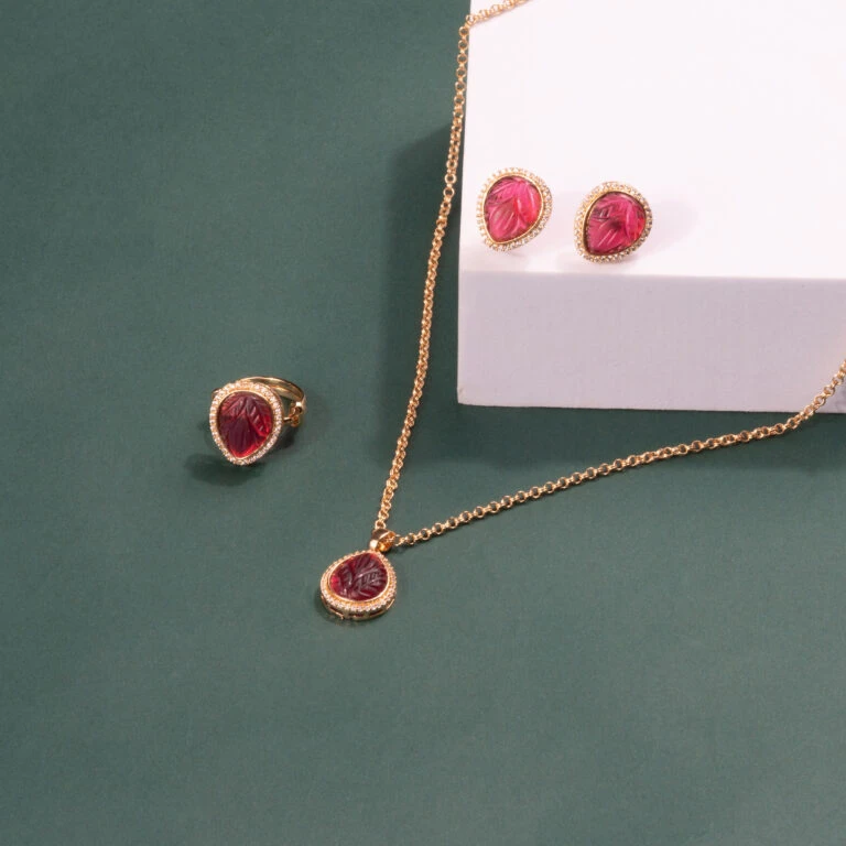 Elegant Ruby Stone Pendant Set: A Timeless Accessory